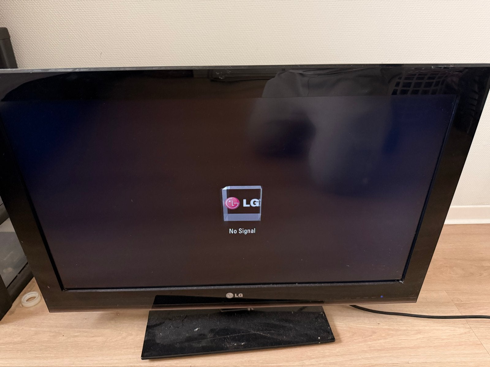 LG TV 32 inch (81 cm) - Zonder afstandsbediening, Ophalen, Gebruikt, 50 Hz, 80 tot 100 cm