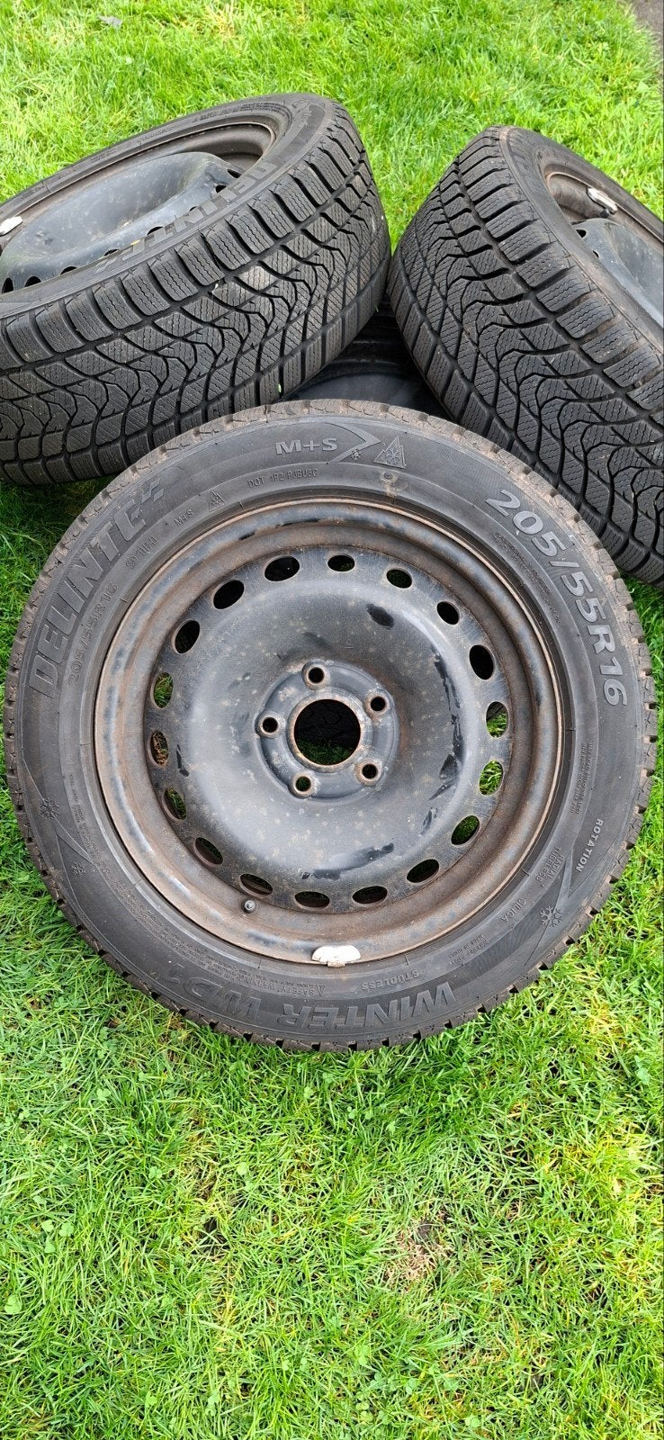 Als nieuw Delinte Winterbanden op stalen velg 205/55R16, Auto-onderdelen, Ophalen, Gebruikt, 16 inch, Banden en Velgen