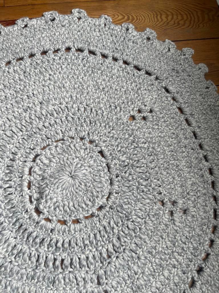 Handgemaakt rond gehaakt vloerkleed - Grijs, 100 tot 150 cm, Rond, Zo goed als nieuw, Grijs