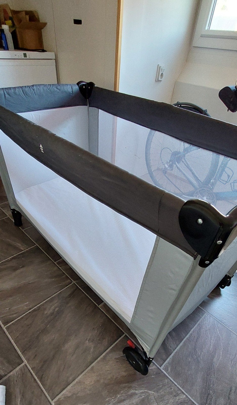 Campingbedje met goede matras, dekbedje en hoeslakens., Kinderen en Baby's, Ophalen, Gebruikt, 70 tot 85 cm, Minder dan 140 cm