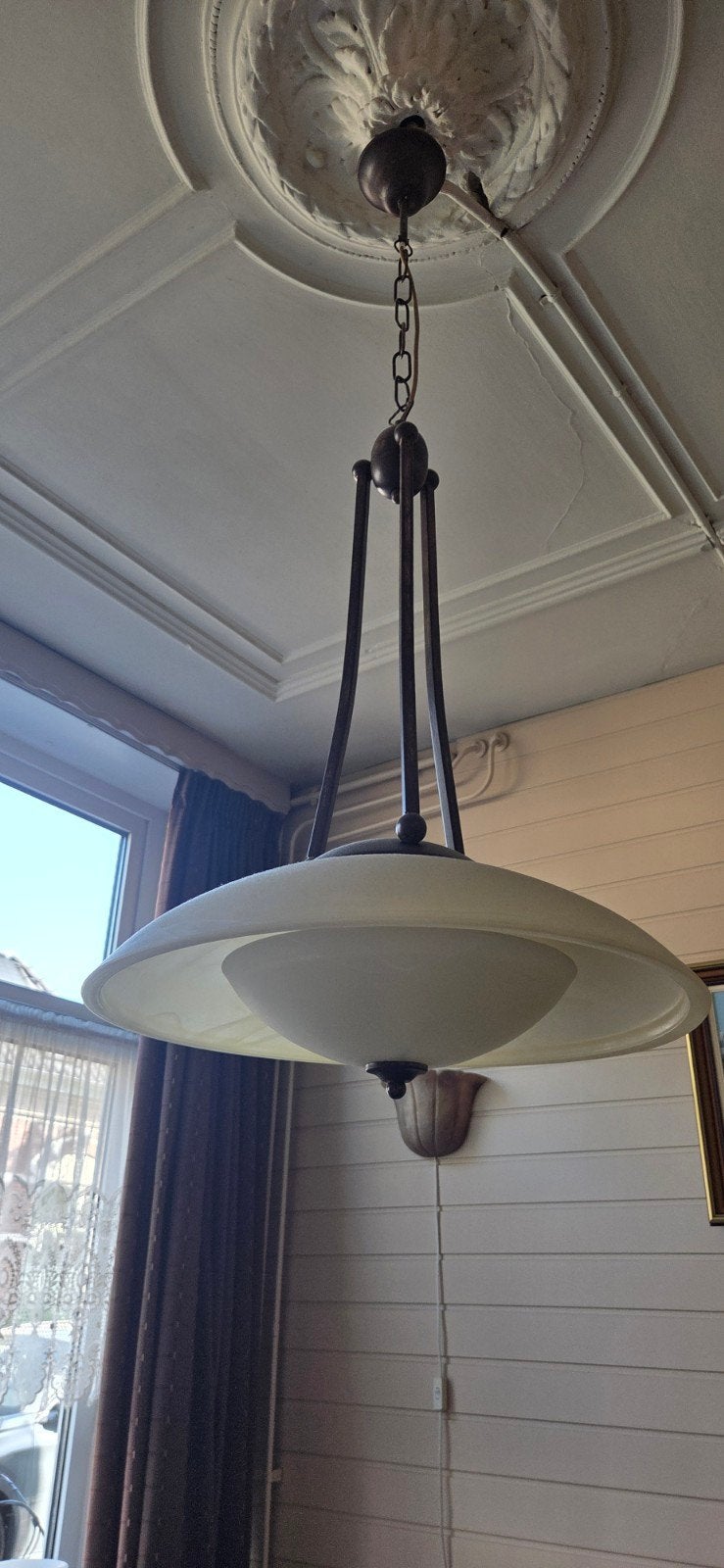 Hanglamp van melkglas in zeer goede staat., Huis en Inrichting, Lampen | Hanglampen, Ophalen