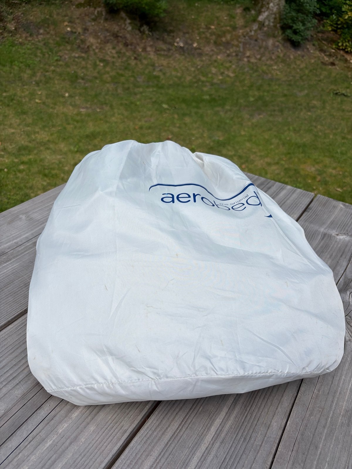 Aerobed Luchtbed met Ingebouwde Pomp - Zo goed als nieuw, Ophalen of Verzenden, Ingebouwde pomp, Zo goed als nieuw, 2-persoons