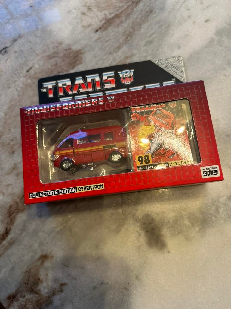 Transformers G1 Ironhide (eHobby exclusive), Verzamelen, Transformers, G1, Ophalen of Verzenden, Zo goed als nieuw, Autobots