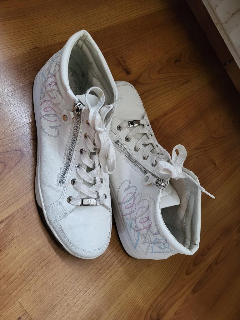 Ara High Soft witte sneakers met pastel hartjes, Kleding | Dames, Schoenen, Wit, Ophalen of Verzenden, Ara high soft, Sneakers of Gympen