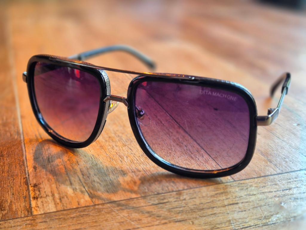 DITA Mach One zonnebril metal titanium,paarse gradient glaze, Sieraden, Tassen en Uiterlijk, Zonnebrillen en Brillen | Heren, Ophalen of Verzenden