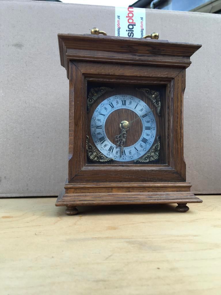 Antieke houten tafelklok - Meubelfabriek Oisterwijk, Ophalen of Verzenden