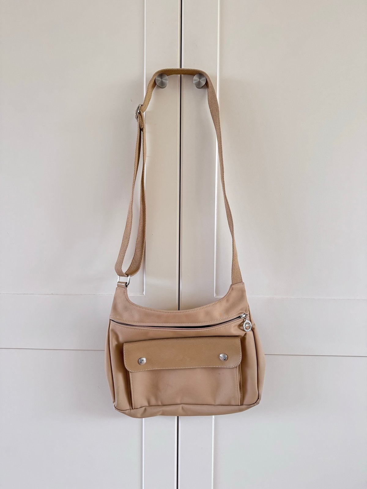 Longchamp Schoudertasje Beige, Ophalen, Zo goed als nieuw, Beige, Schoudertasje