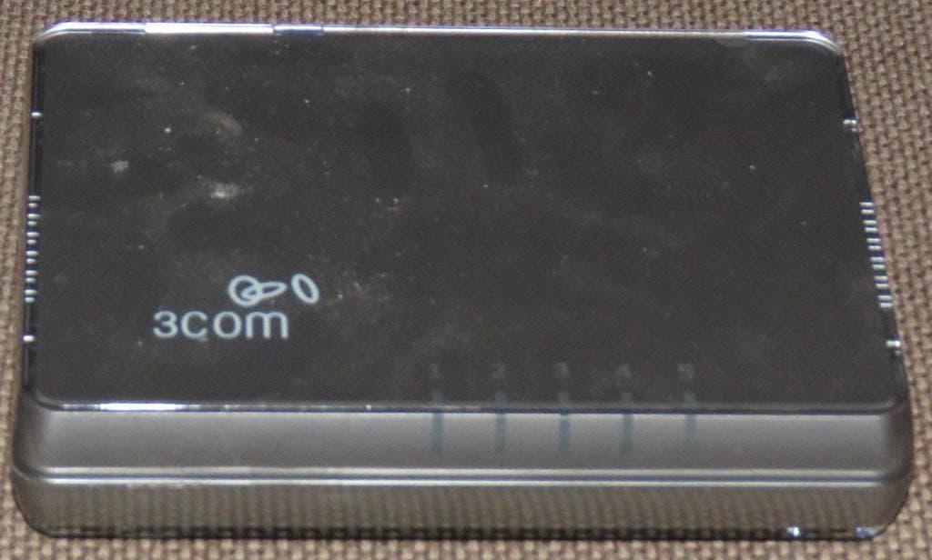 3Com switch, type 3cfsu05, Ophalen of Verzenden, Zo goed als nieuw