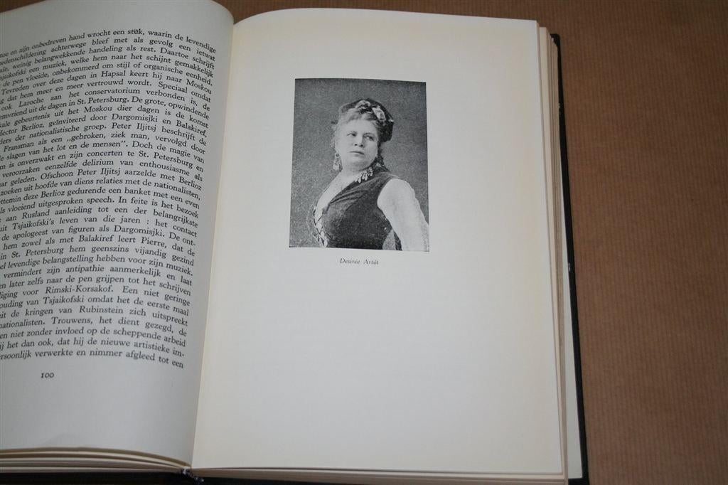Tsjaikofski — Componisten-serie 9 — Geïllustreerd — 1949, Boeken, Muziek, Ophalen of Verzenden, Gelezen, Artiest