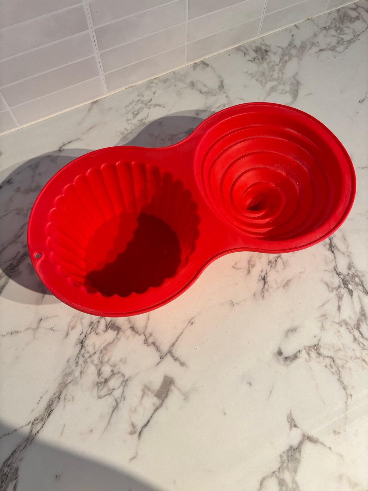 Rode siliconen bakvorm voor cake, Ophalen of Verzenden, Rood, Rubber/elastomeren, Overige typen