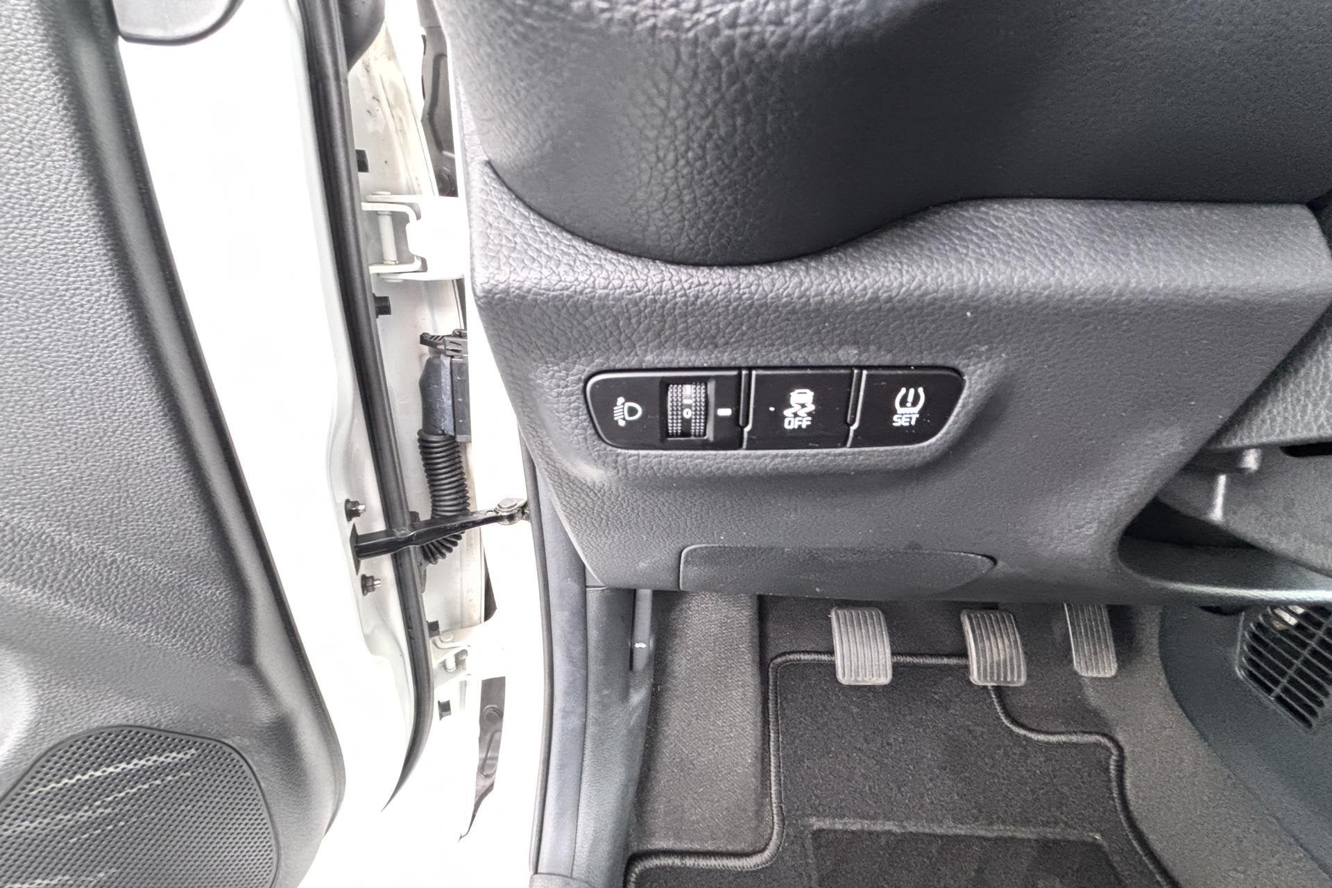 Foto 36 van Kia Picanto 1.0 DPi GT-Line Compacte allrounder met een spor