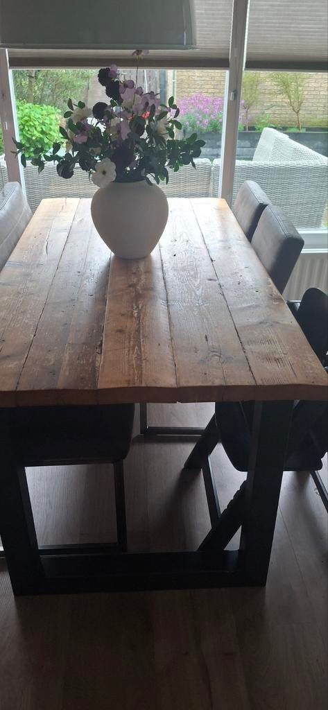 Robuuste eettafel van steigerhout met metalen onderstel, Overige houtsoorten, Gebruikt, 150 tot 200 cm, Industrieel, Robuust