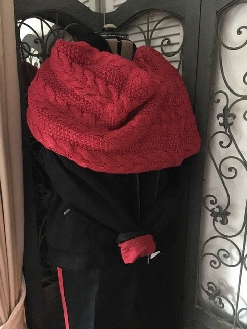 *GROTE GROF GEBREIDE COL-SJAAL ROOD MET KABELPATROON NIEUW!, Verzenden, Nieuw, Maat 46/48 (XL) of groter, Sjaal
