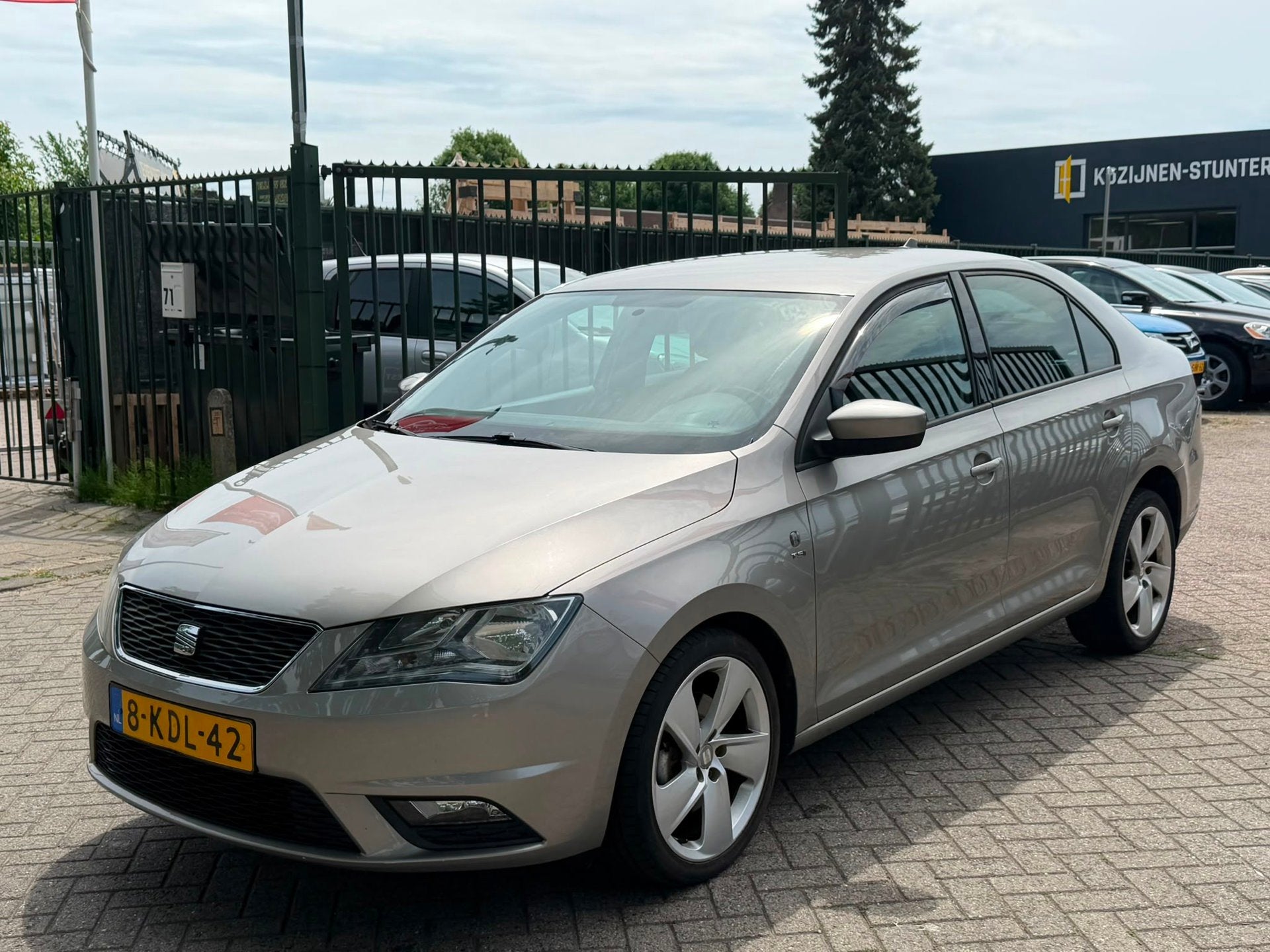 Seat Toledo 1.2 TSI Businessline High Zeer netjes airco navi, Voorwielaandrijving, Euro 5, Gebruikt, Origineel Nederlands