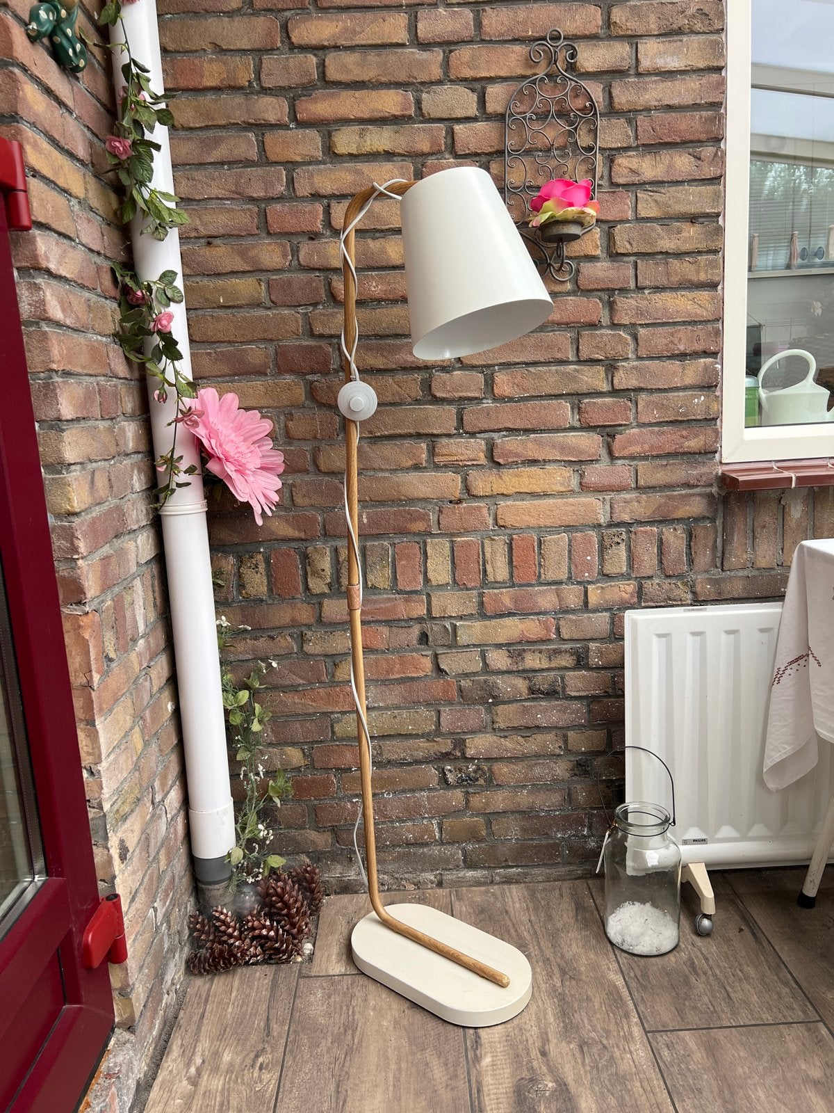 Moderne vloerlamp met houten accenten, Ophalen, Zo goed als nieuw, Hout, 150 tot 200 cm
