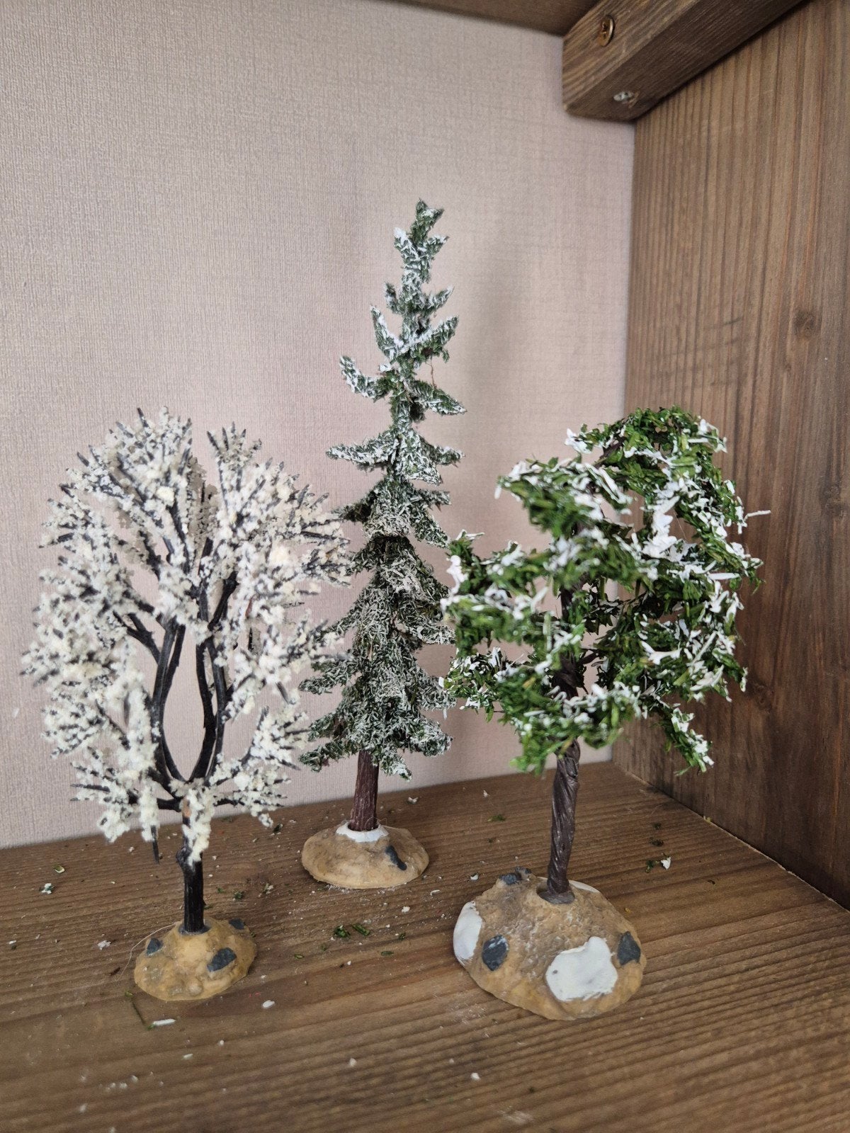 lemax prachtige bomenset Kerstdorp kersthuisjes, Diversen, Ophalen of Verzenden, Zo goed als nieuw
