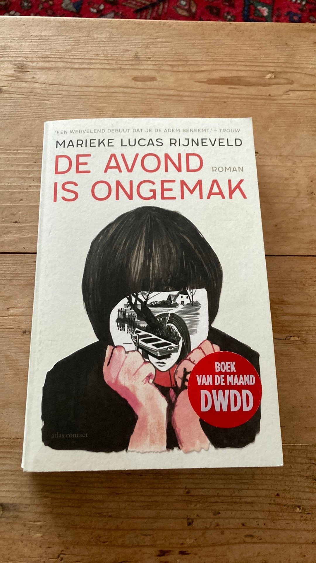 Marieke Lucas Rijneveld - De avond is ongemak, Boeken, Literatuur, Ophalen of Verzenden, Zo goed als nieuw, Marieke Lucas Rijneveld