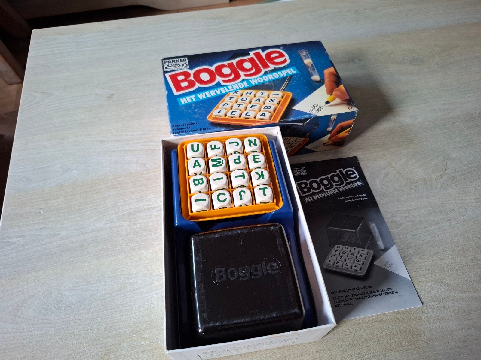 Boggle - Het Wervelende Woordspel (Parker), Hobby en Vrije tijd, Parker, Gebruikt, Ophalen of Verzenden, Consumercare@hasbro.co.uk
