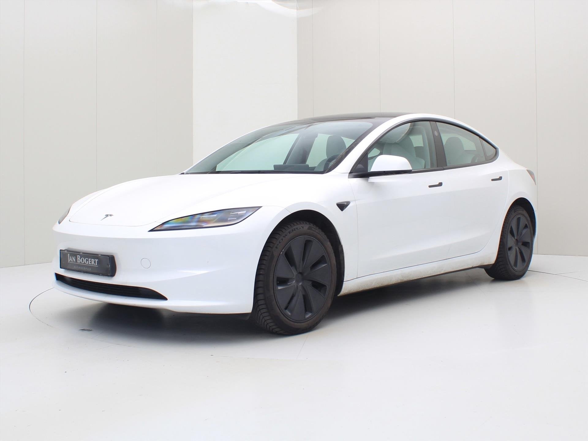 Tesla Model 3 Highland RWD 99% SoH [ LFP ACCU+HW4+WIT LEDER+, Automaat, Gebruikt, 1736 kg, Wit