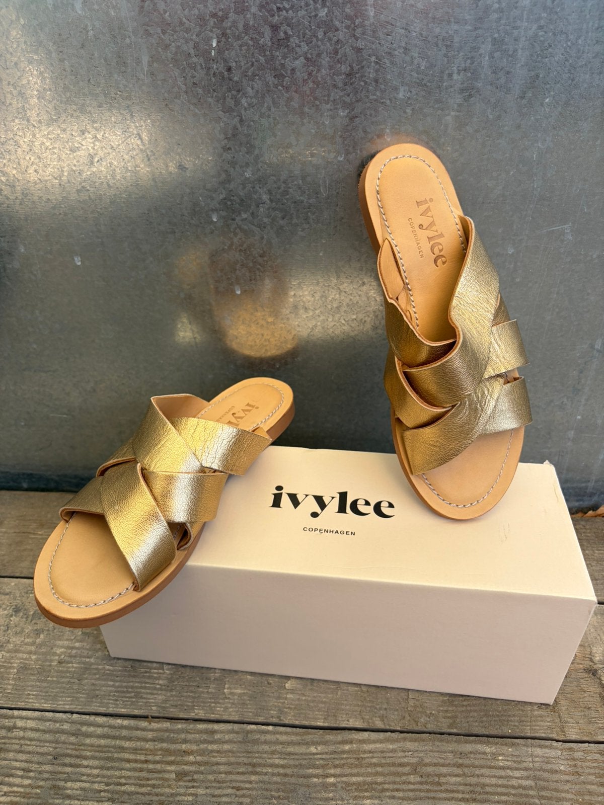 Metallic slippers 38 ivylee, Kleding | Dames, Schoenen, Ophalen of Verzenden, Zo goed als nieuw