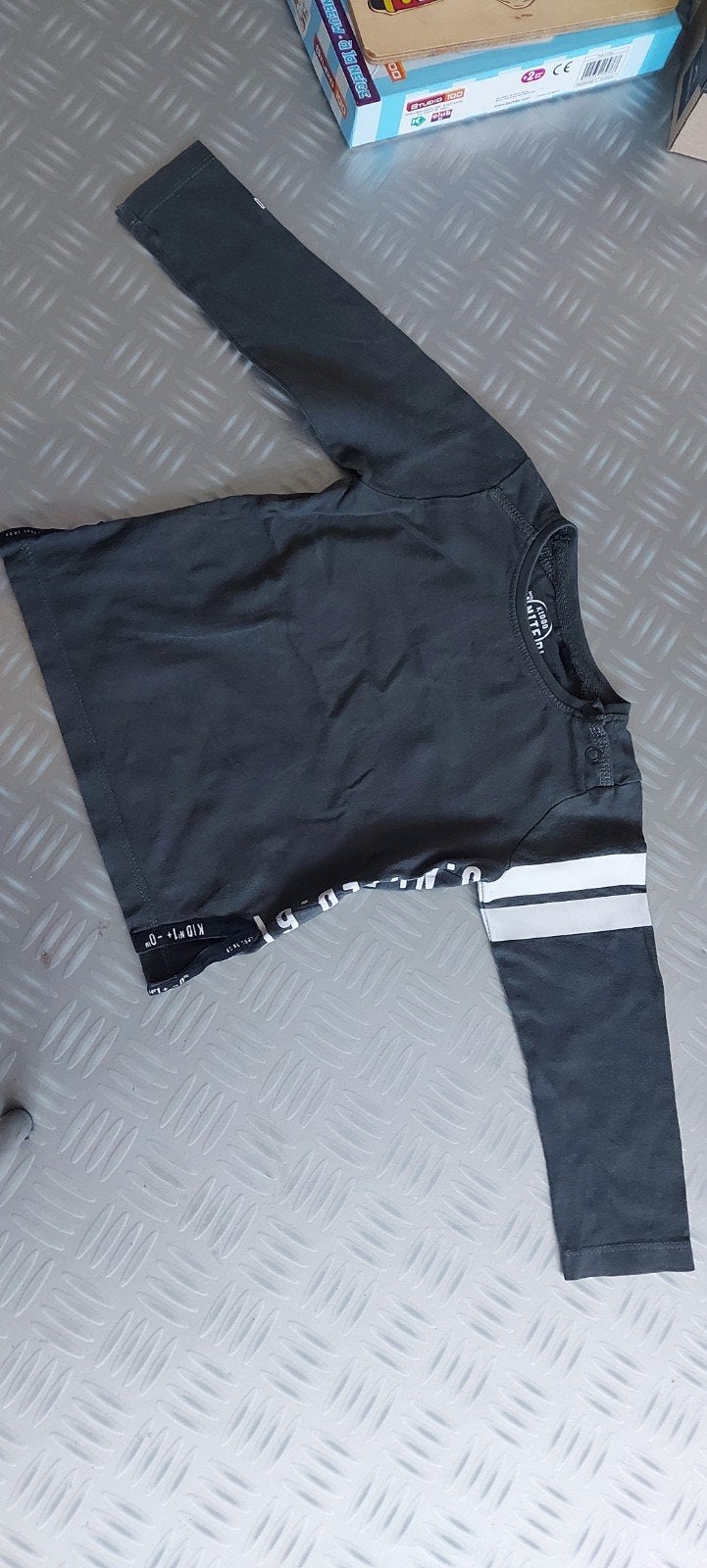 Truitje mt 80, Kinderen en Baby's, Babykleding | Maat 80, Kiddo united, Truitje of Vestje, Ophalen of Verzenden, Zo goed als nieuw