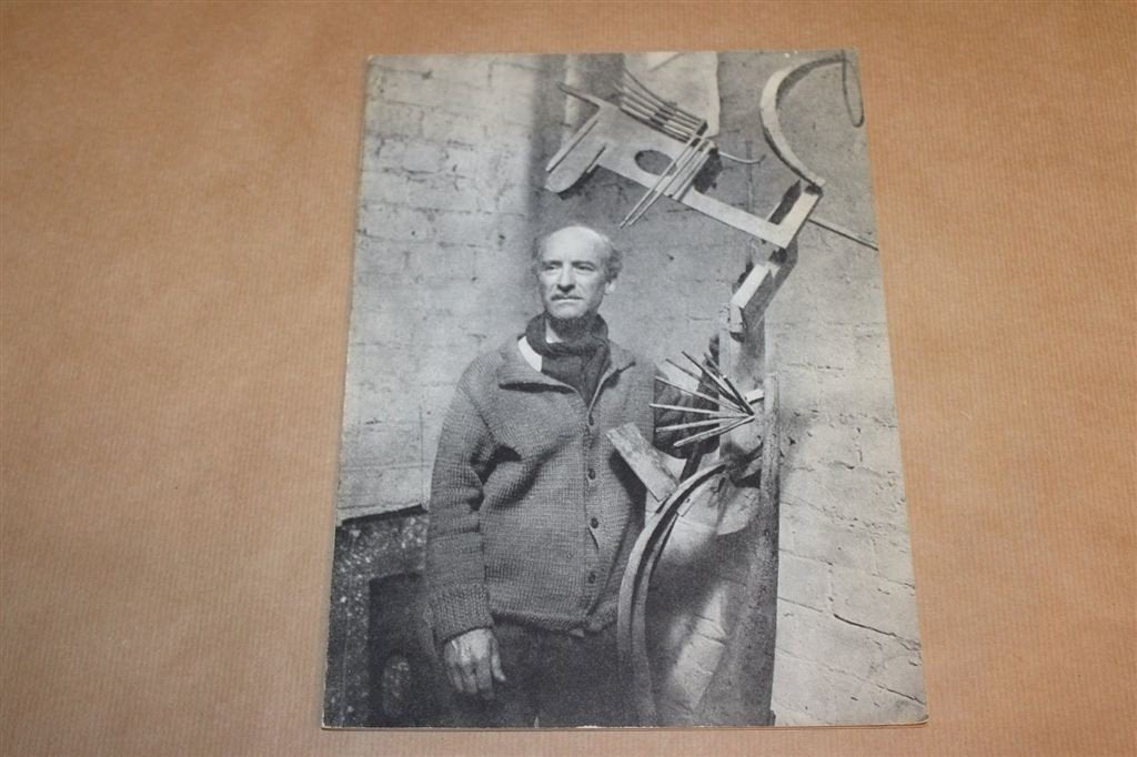 Julio Gonzalez — Beeldhouwkunst Stedelijk Museum 1955, Ophalen of Verzenden, Gelezen