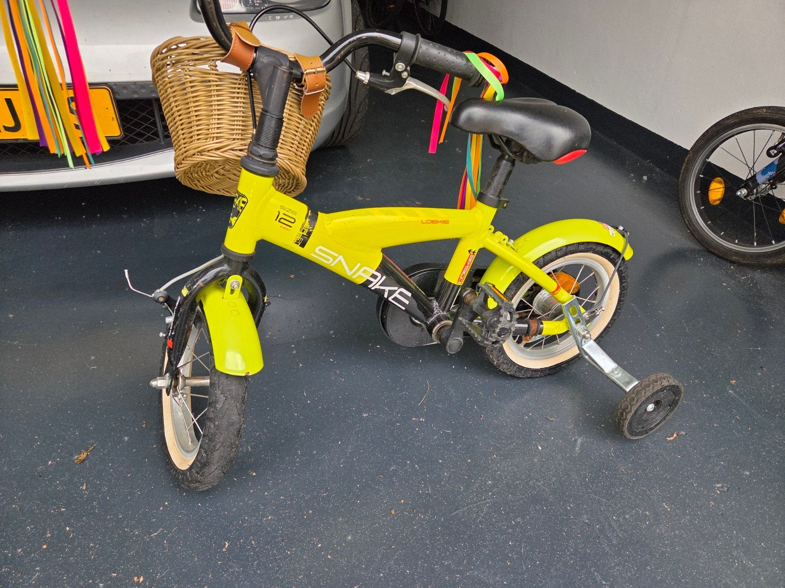 Kinderfiets aloeki Snake 12 inch met zijwieltjes en mandje, Ophalen