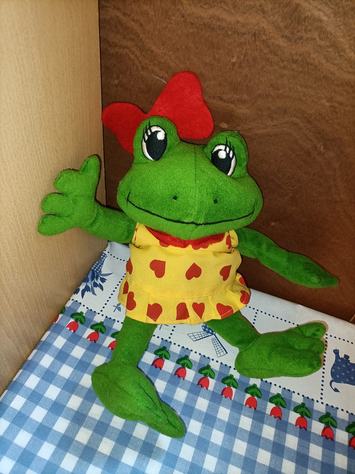 Duinrell kikker meisje knuffel 30 cm groot, Ophalen of Verzenden, Zo goed als nieuw