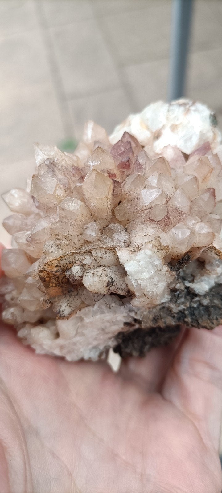 Kwarts met hematiet, Verzamelen, Mineralen en Fossielen, Ophalen of Verzenden