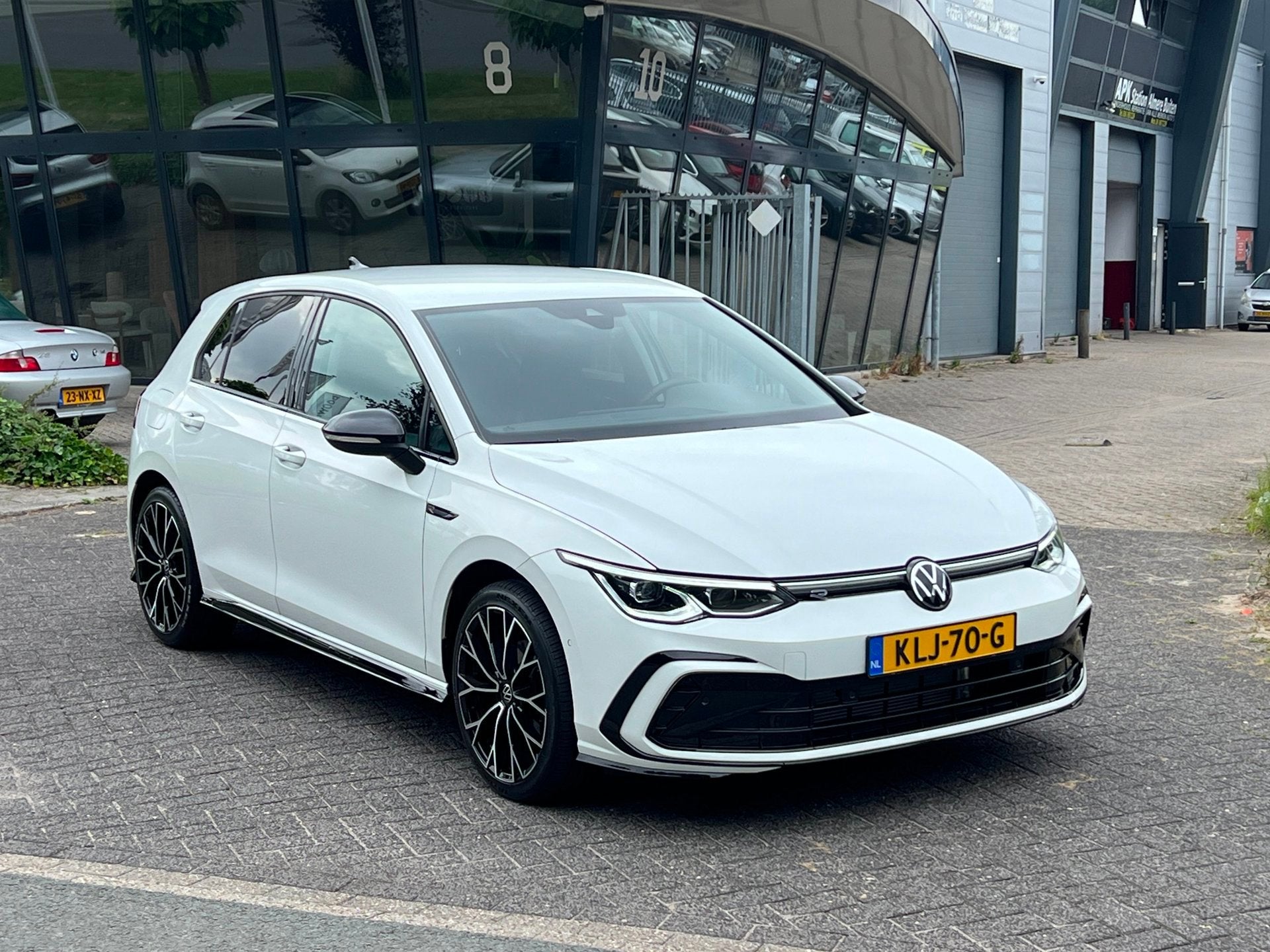 Volkswagen Golf 8 1.5 eTSI R-Line 7-DSG LED CARPLAYY, Auto's, Dealer onderhouden, 4 cilinders, 150 pk, Wit