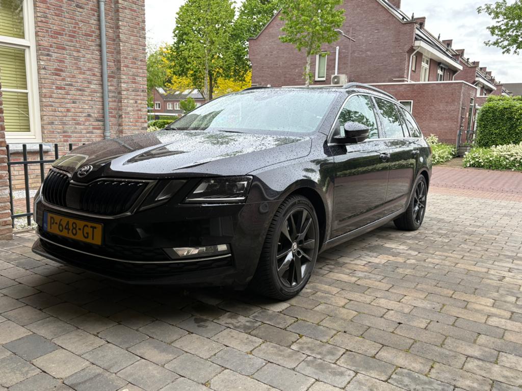 Skoda Octavia 1.4 TSI Greentech 150pk Dsg-7 2017 Zwart, Auto's, 4 cilinders, Zwart, Particulier, 1500 kg
