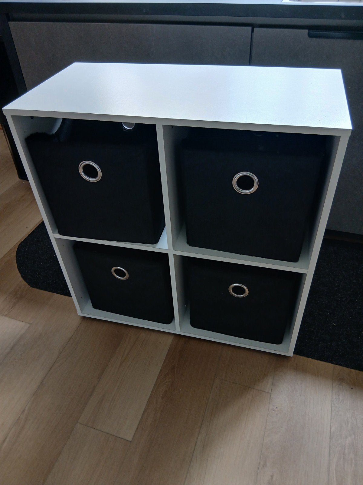 IKEA Vakkenkast 2x2 met 4 Zwarte Opvouwbare Bakken, Ophalen