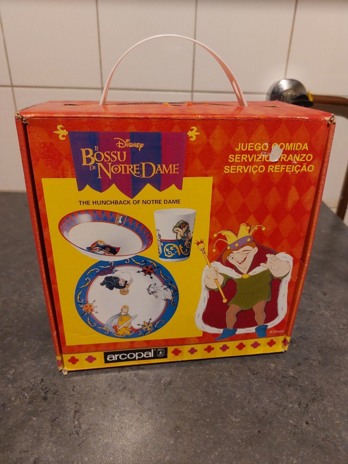 Disney De Bossu de Notre Dame Porseleinen Servies Set, Ophalen of Verzenden, Overige figuren, Nieuw, Servies
