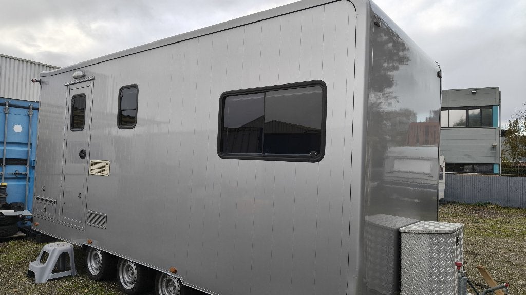 Mobiele woonunit/kantoor/schaftwagen, Dieren en Toebehoren, Ophalen, Zo goed als nieuw, Aluminium, Overige typen