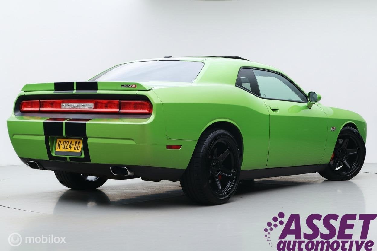 Dodge Challenger SRT8 6.4 V8 aut 470 pk | schuifdak | mooi!, Auto's, Dodge, Automaat, Achterwielaandrijving, Gebruikt, 120 €/maand