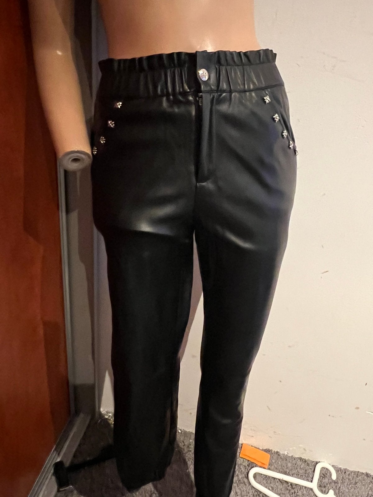 Richmond nep leren broek met studs 16 jaar nieuw, Broek, John richmond, Meisje, Ophalen of Verzenden