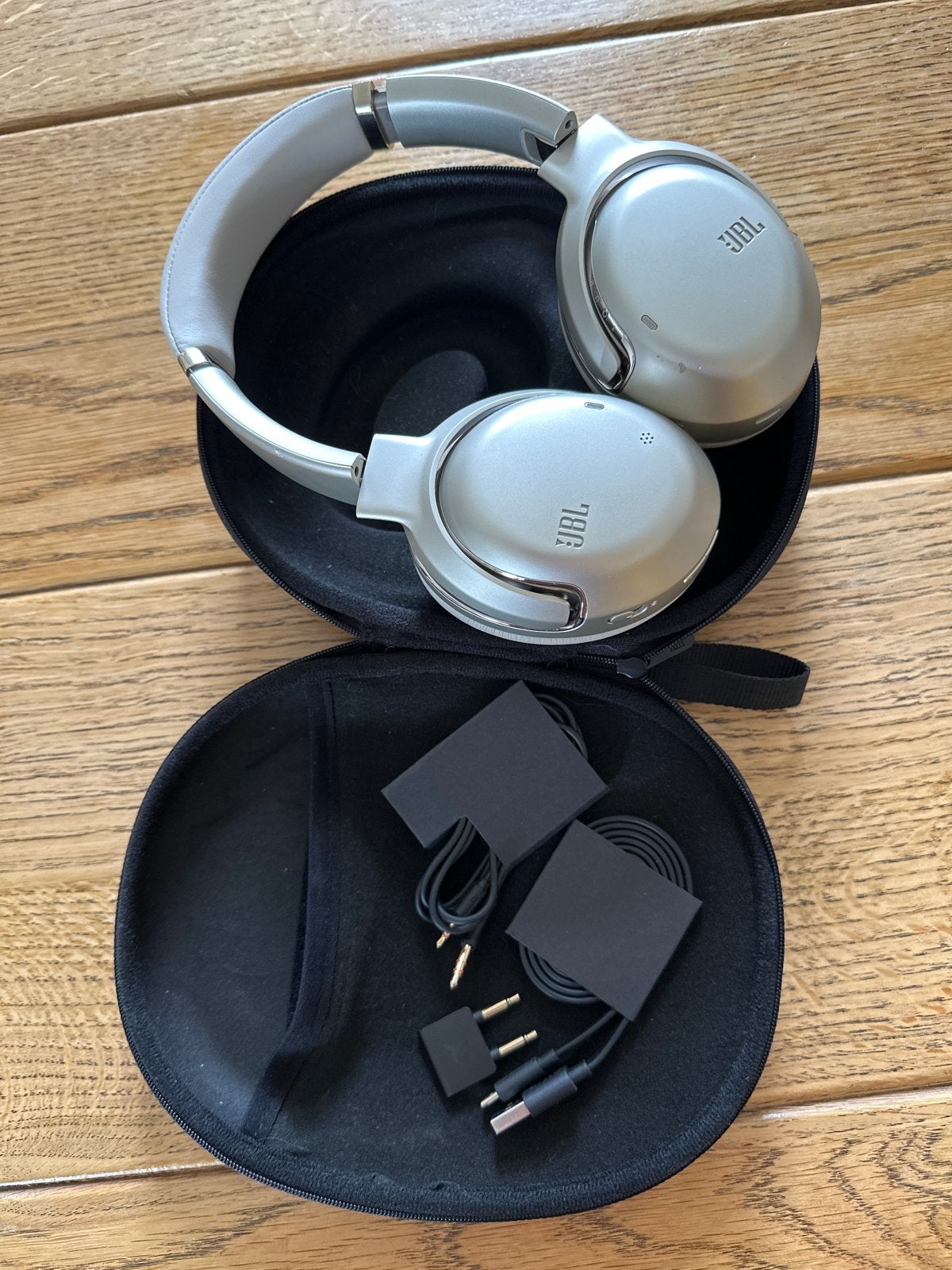 JBL Tour One M2 Over-ear koptelefoon - Zo goed als nieuw, Audio, Tv en Foto, Koptelefoons, JBL, Zilver, Bluetooth, Ophalen of Verzenden