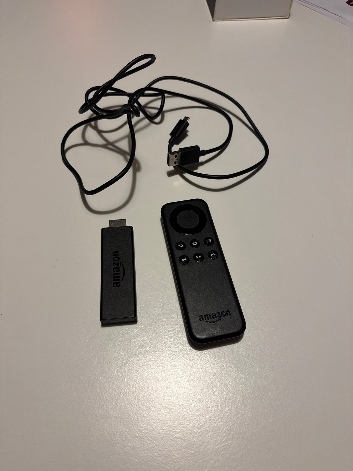 Amazon Fire TV Stick (W87CUN) met afstandsbediening, Ophalen of Verzenden, Gebruikt, HDMI, Zonder harde schijf