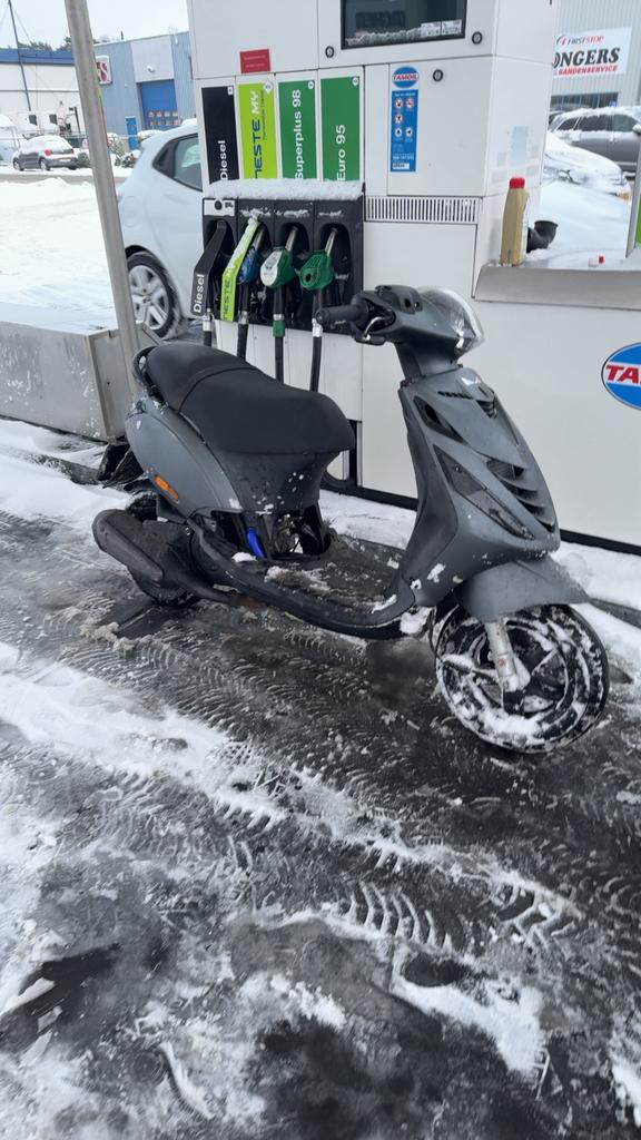 Stunt scooter gezocht! Bied alles aan, Fietsen en Brommers, Ophalen of Verzenden, Zo goed als nieuw, Benzine, Overige modellen