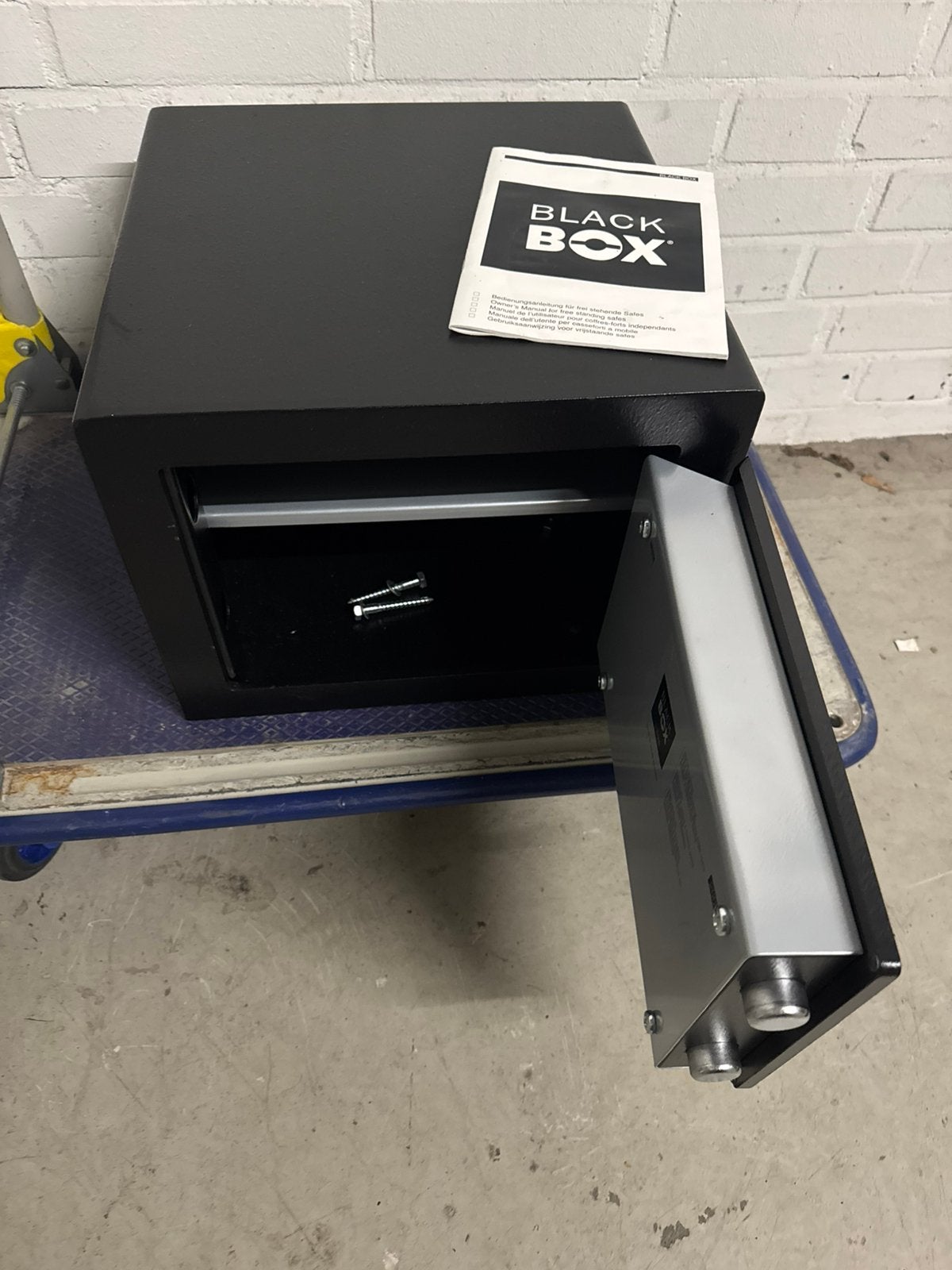 Zeer degelijke kluis brandkast BlackBox Lips 2 sleutels, Ophalen, Zo goed als nieuw, Brandkast