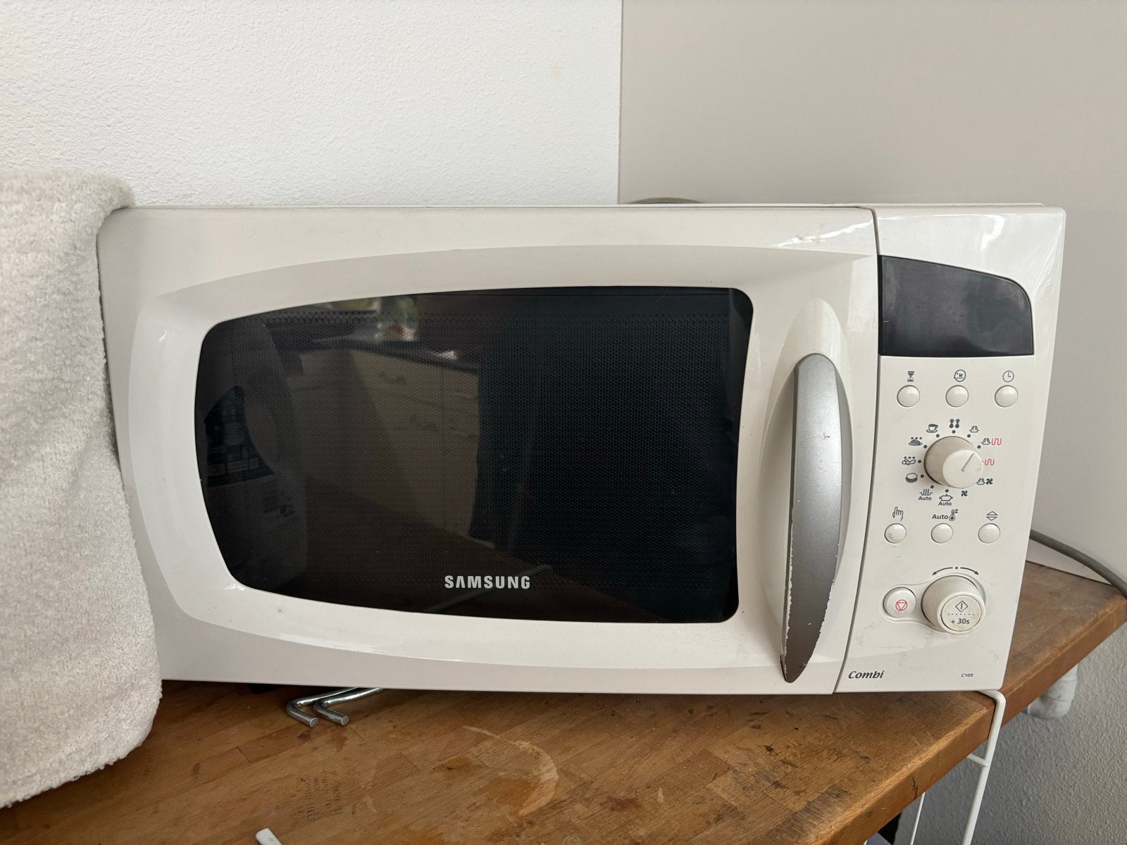 Samsung Combi Magnetron C105 - Wit, Combimagnetron, Gebruikt, Hete lucht, Ophalen of Verzenden