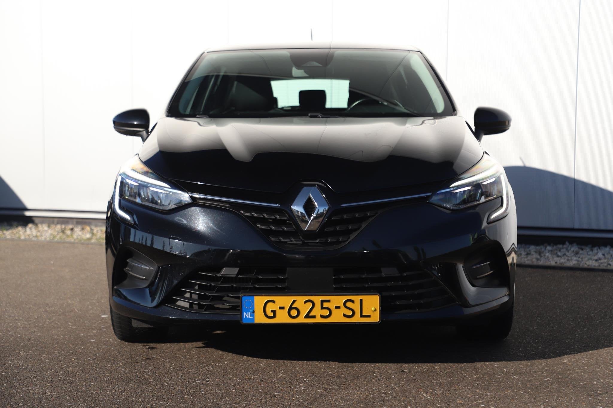 Renault Clio 1.0 TCe Intens 101PK Half Leder Navigatie Carpl, Auto's, Voorwielaandrijving, 101 pk, Gebruikt, Euro 6