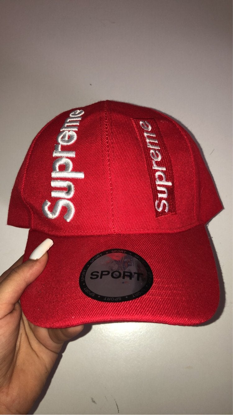 Supreme pet - Rode pet met wit Supreme logo, Ophalen of Verzenden, Zo goed als nieuw, One size fits all, Pet