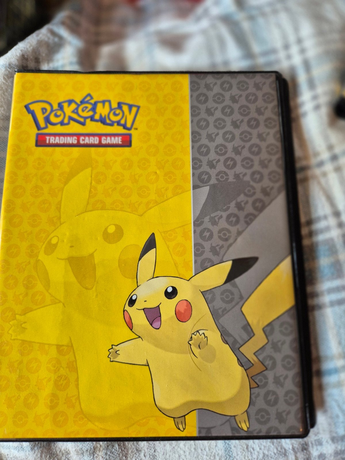 Pokémon kaarten in map - diverse kaarten, Verzenden