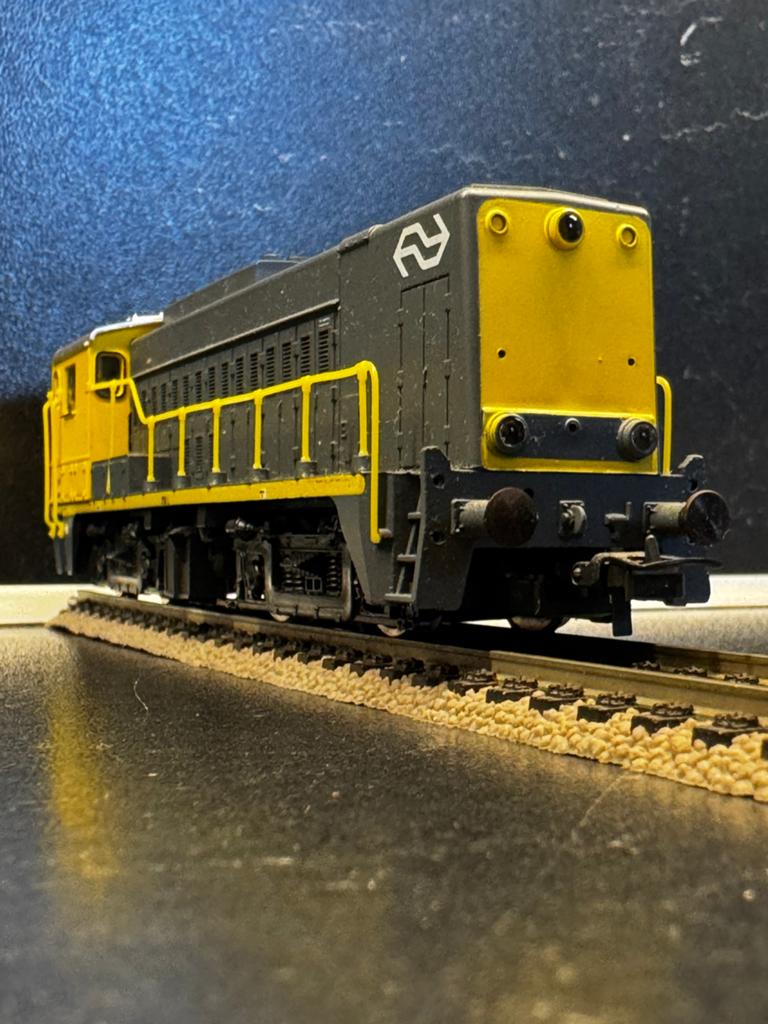 DB0269: NS diesellocomotief serie 2200/2300, Hobby en Vrije tijd, Modeltreinen | H0, Nieuw, Ophalen of Verzenden, NS, Roco