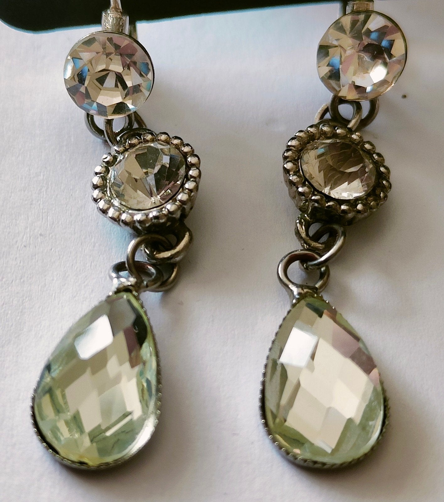 Sierlijke hang oorbellen met strass stenen, Overige materialen, Ophalen of Verzenden, Zo goed als nieuw, Zilver
