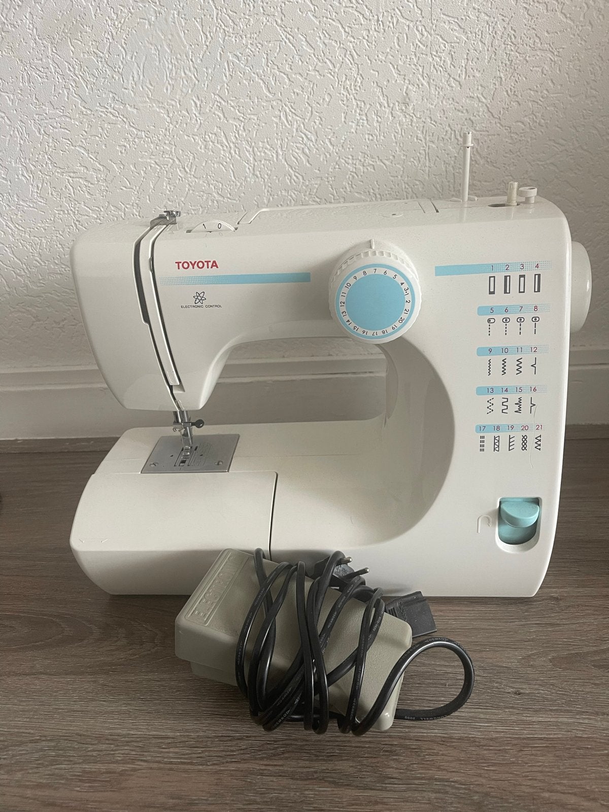 Toyota Naaimachine - Zo goed als nieuw, Ophalen of Verzenden, Zo goed als nieuw, Naaimachine, Overige merken