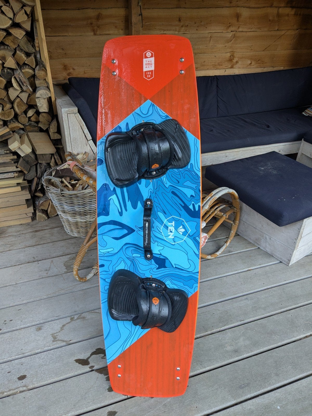 Ten Kiteboard Twintip 132x39 in goede staat, Watersport en Boten, Kitesurfen, Twintip, Ophalen, Gebruikt, Kiteboard