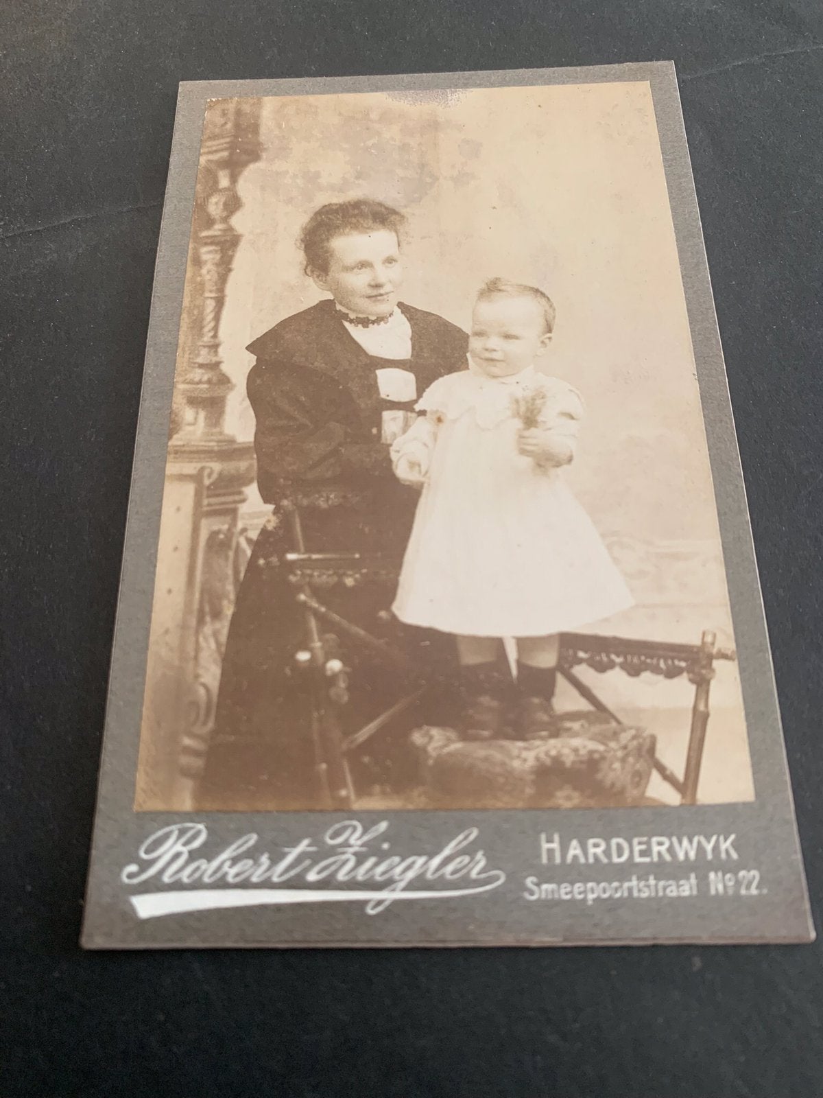 cdv carte de visite Harderwijk Robert Ziegler moeder dochter, Verzamelen, Foto's en Prenten, Verzenden, Voor 1940, Zo goed als nieuw
