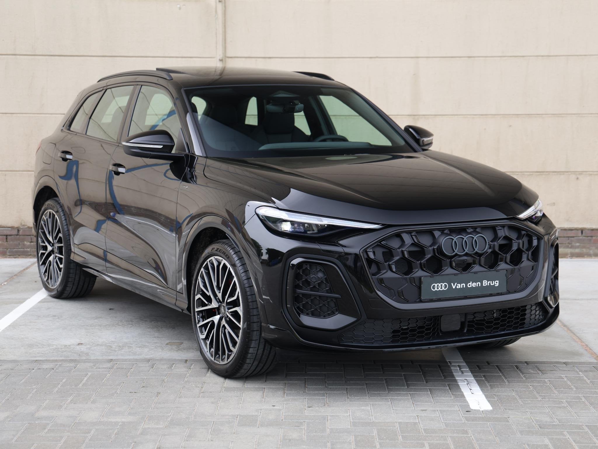 Audi Q5 2.0 TFSI e-hybrid quattro S edition Competition 367p, Auto's, Gebruikt, 4 cilinders, 150 min, Bedrijf